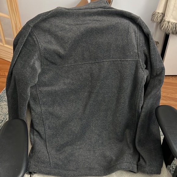 Columbia fleece jacket - never worn. Unisex small (fits larger than a w. medium) - Picture 4 of 4